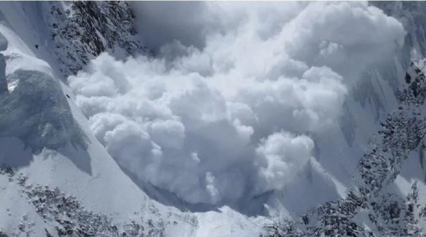  हिमपहिरोमा परी मृत्यु हुने पर्वतारोहीको सङ्ख्या १० पुग्यो, अझै १८ वेपत्ता