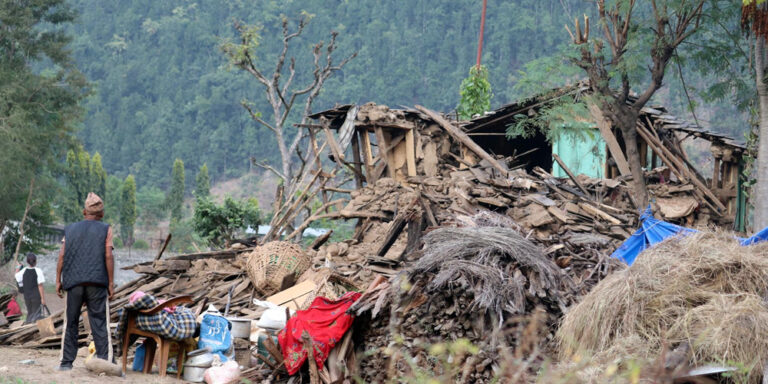  जाजरकोट भूकम्प: त्रिपालमा बस्दै आएका दुई जनाको चिसोले मृत्यु